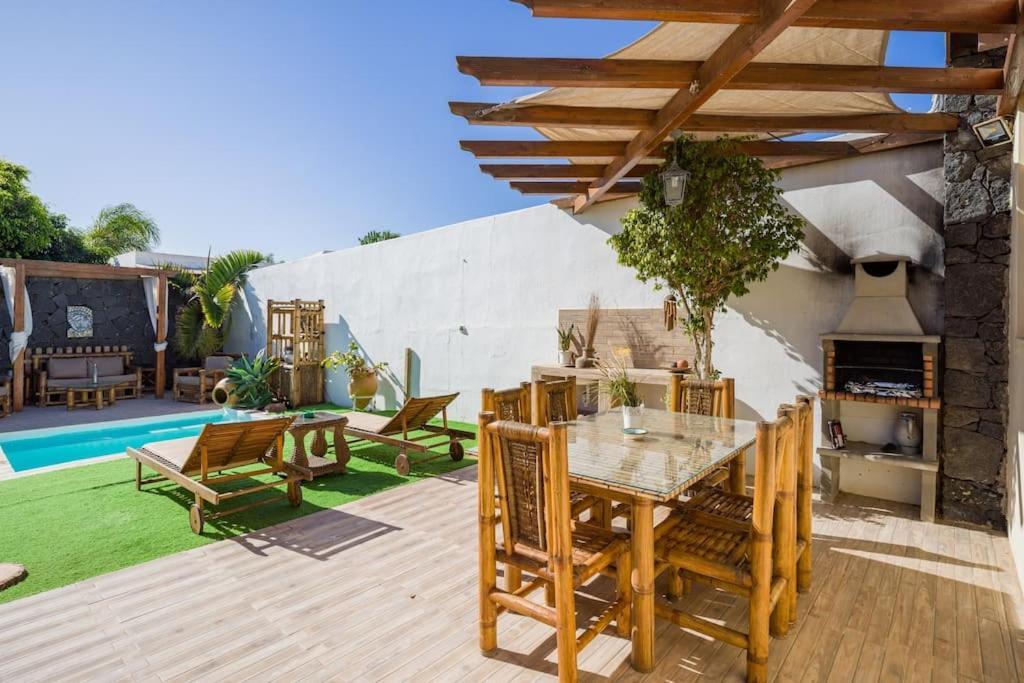Villa La Isla By Rentaholidayslanzarote Плая Бланка Екстериор снимка