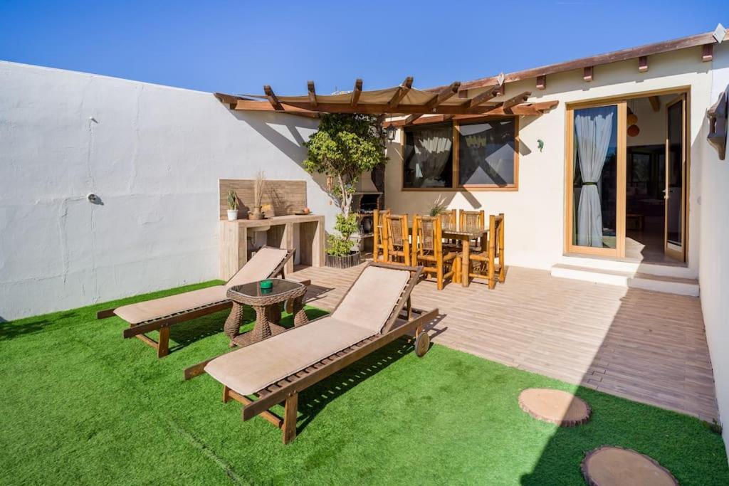 Villa La Isla By Rentaholidayslanzarote Плая Бланка Екстериор снимка