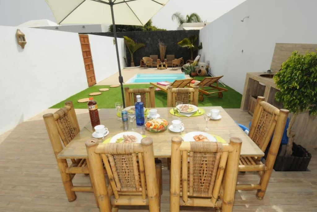 Villa La Isla By Rentaholidayslanzarote Плая Бланка Екстериор снимка
