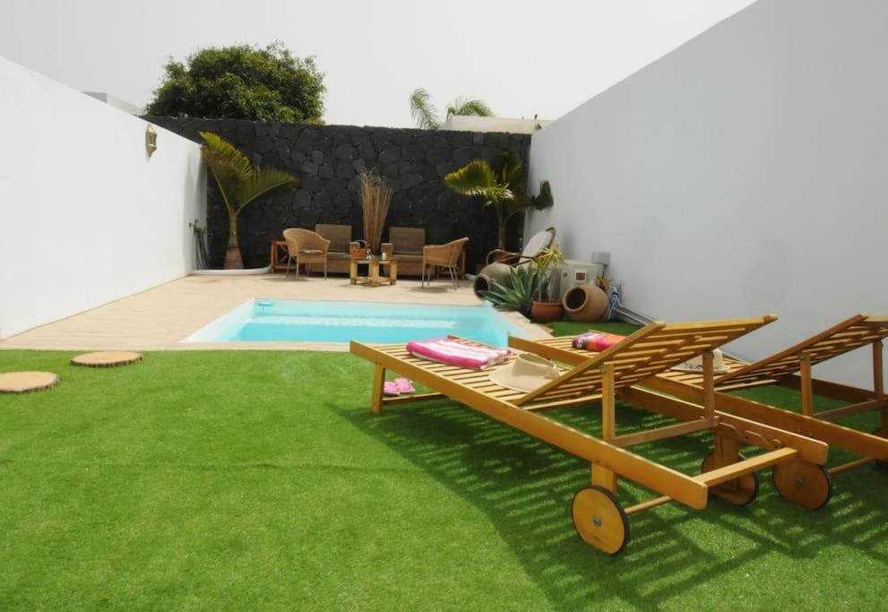 Villa La Isla By Rentaholidayslanzarote Плая Бланка Екстериор снимка